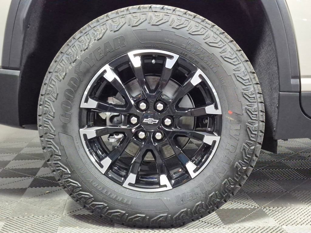 New 2026 Chevrolet Traverse Z71 w/ Driver Confidence Package AWD/4WD image 27