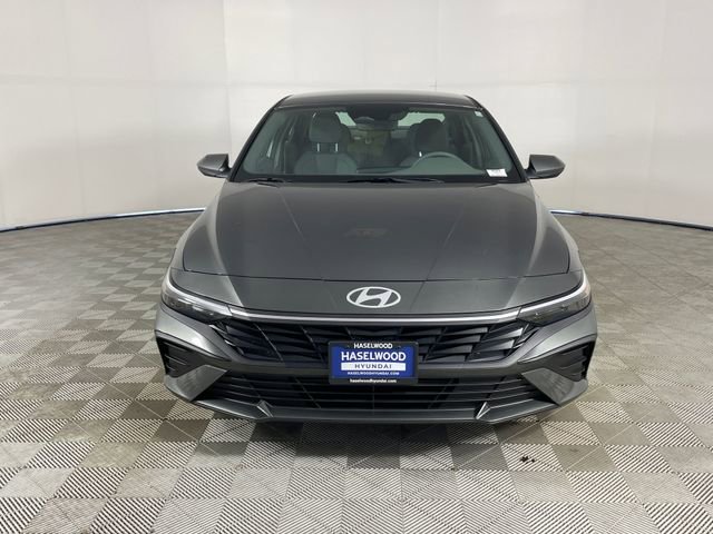 Certified 2025 Hyundai Elantra SE w/ Cargo Package image 26