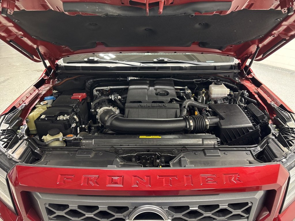 Used 2024 Nissan Frontier SL image 35