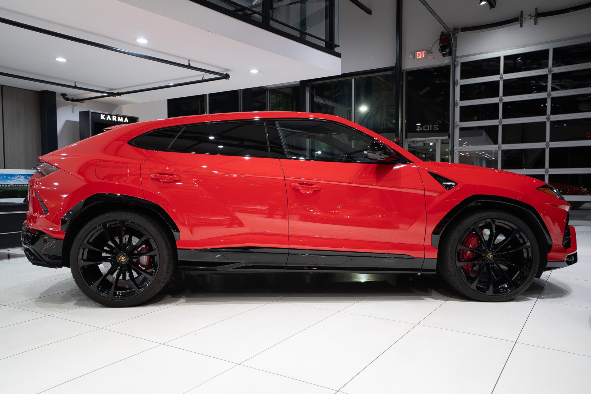 Used 2022 Lamborghini Urus AWD/4WD image 59