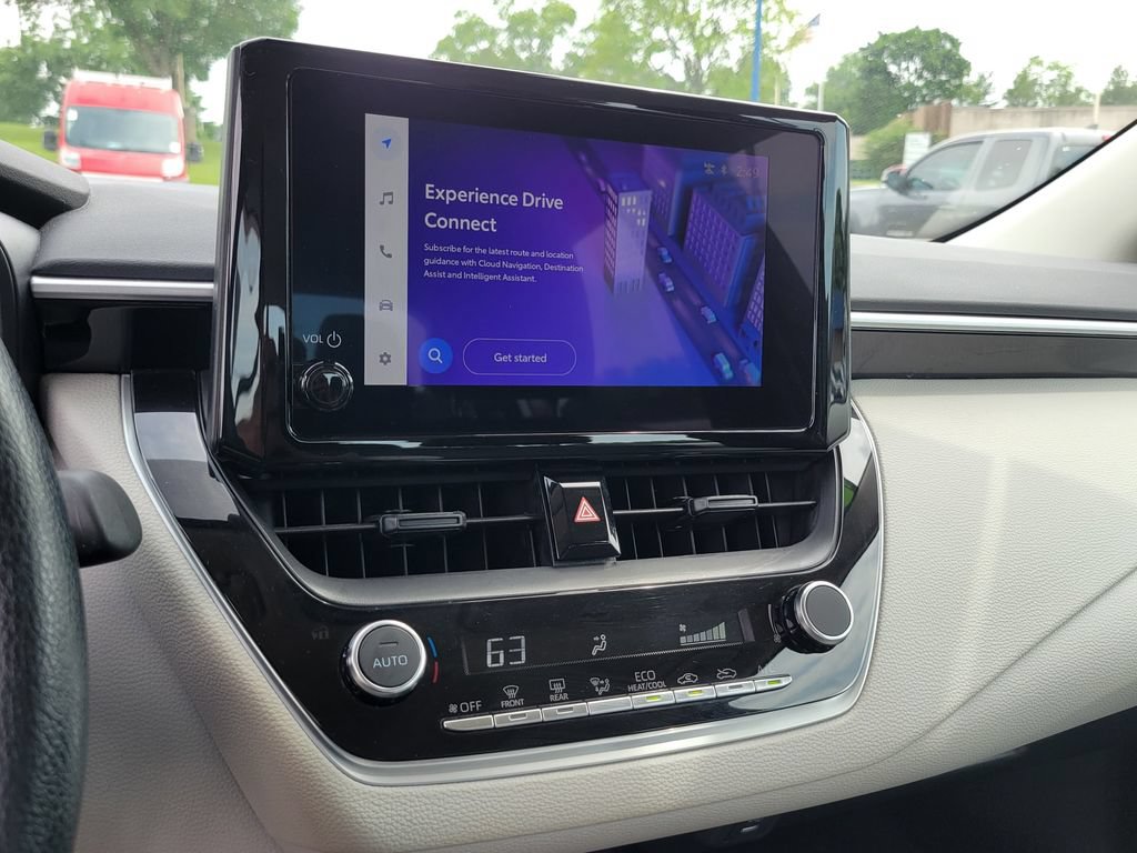 Used 2025 Toyota Corolla LE FWD image 25