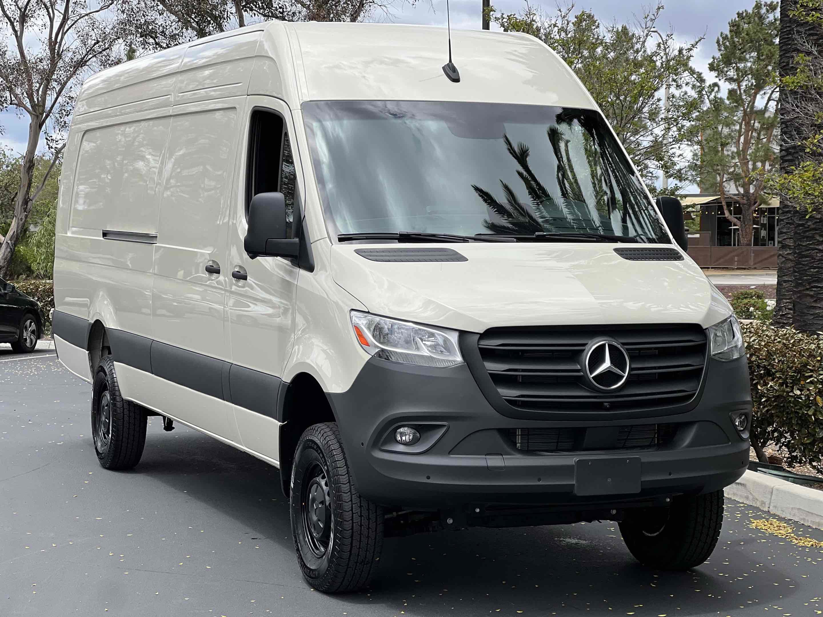 Used 2025 Mercedes-Benz Sprinter 2500 image 21