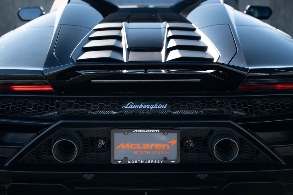 Used 2021 Lamborghini Huracan EVO RWD image 24