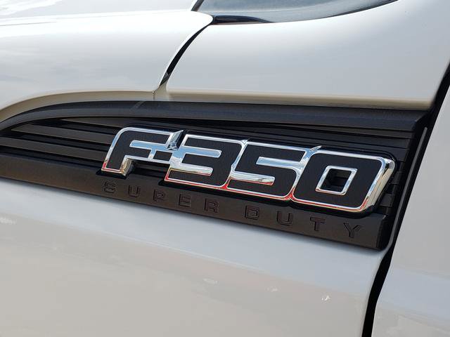 Used 2011 Ford F350 XL w/ Skid Plate Pkg image 10