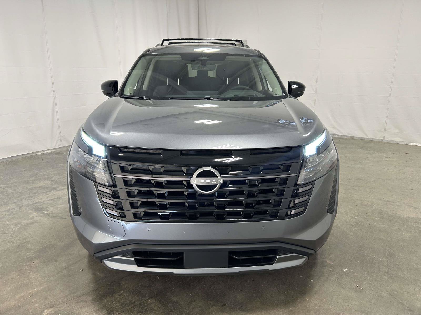 New 2026 Nissan Pathfinder Platinum FWD image 6