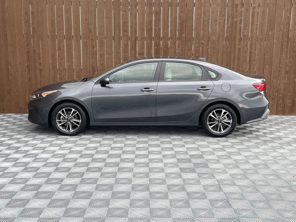 Used 2023 Kia Forte LXS image 8