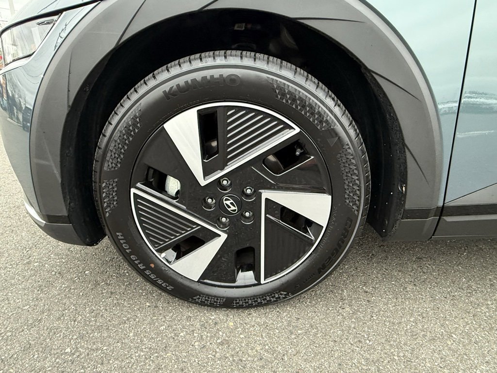 Certified 2025 Hyundai Ioniq 5 SE image 32