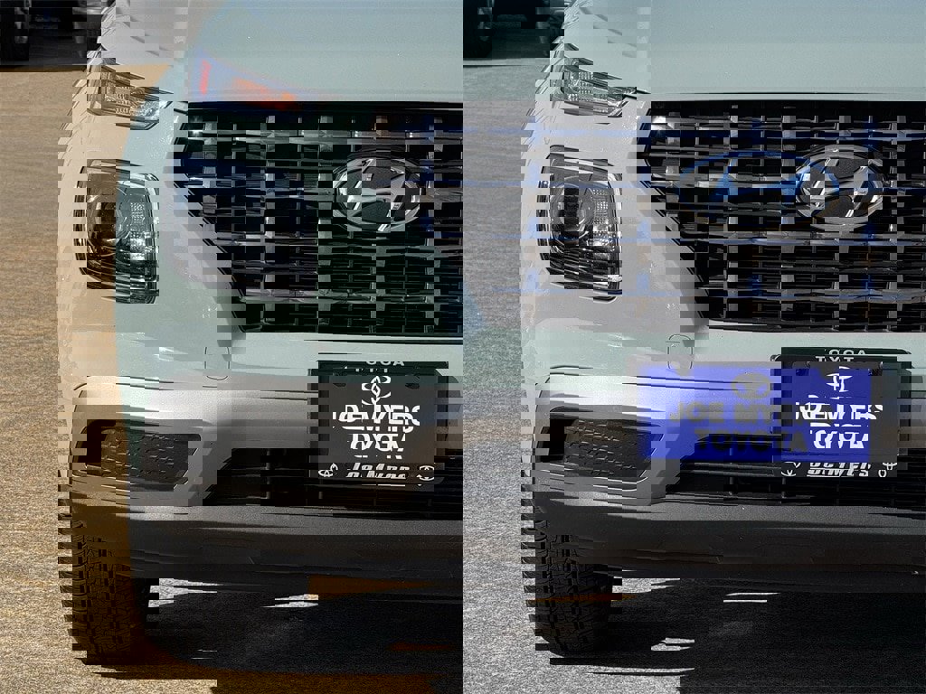 Used 2025 Hyundai Venue SEL image 5