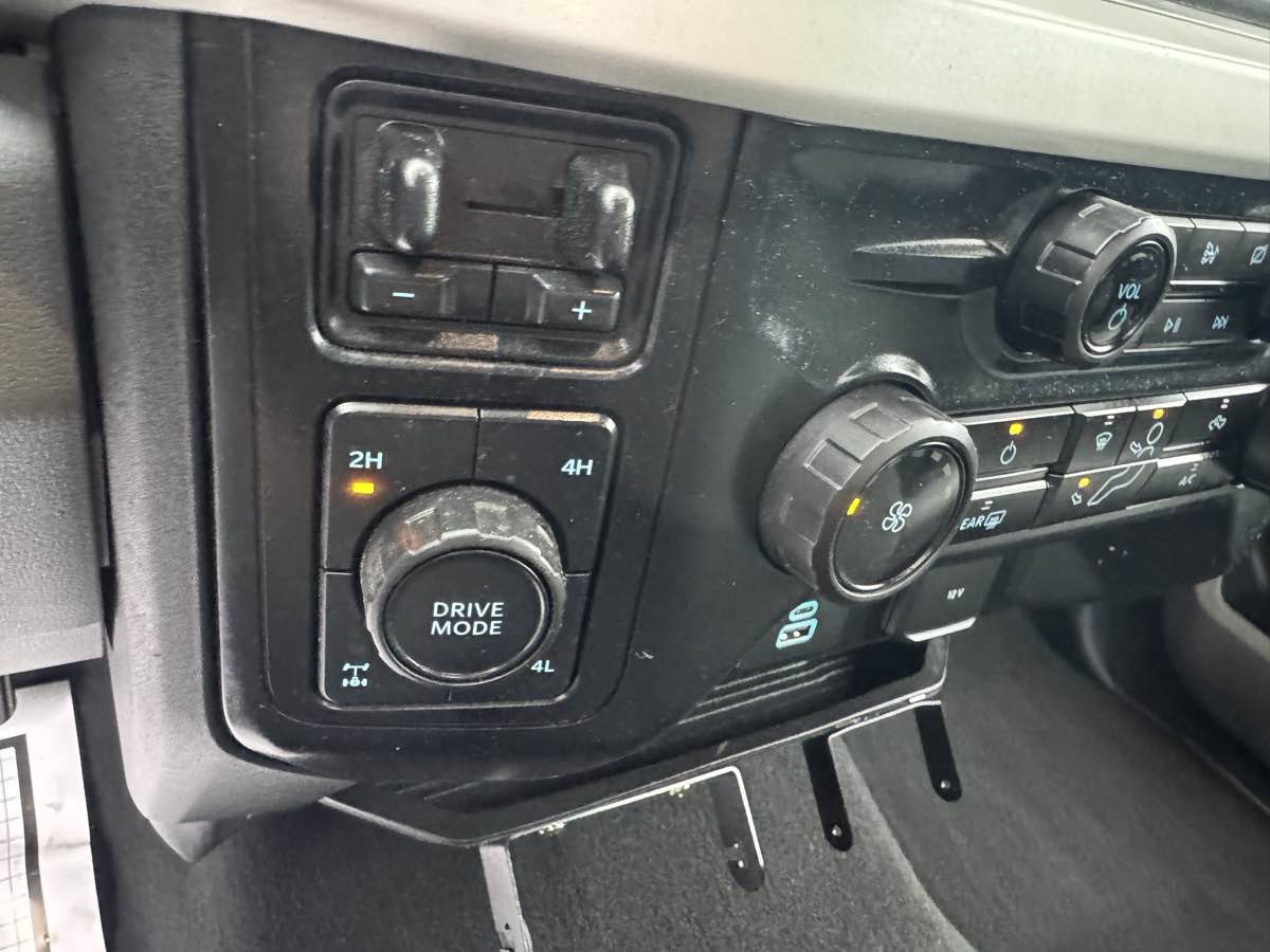 Used 2024 Ford F250 XLT w/ Snow Plow Prep Package image 19