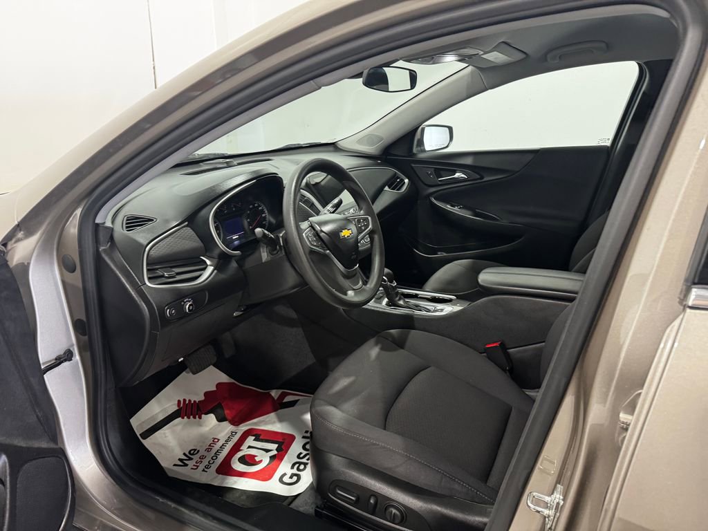 Used 2022 Chevrolet Malibu LT image 16