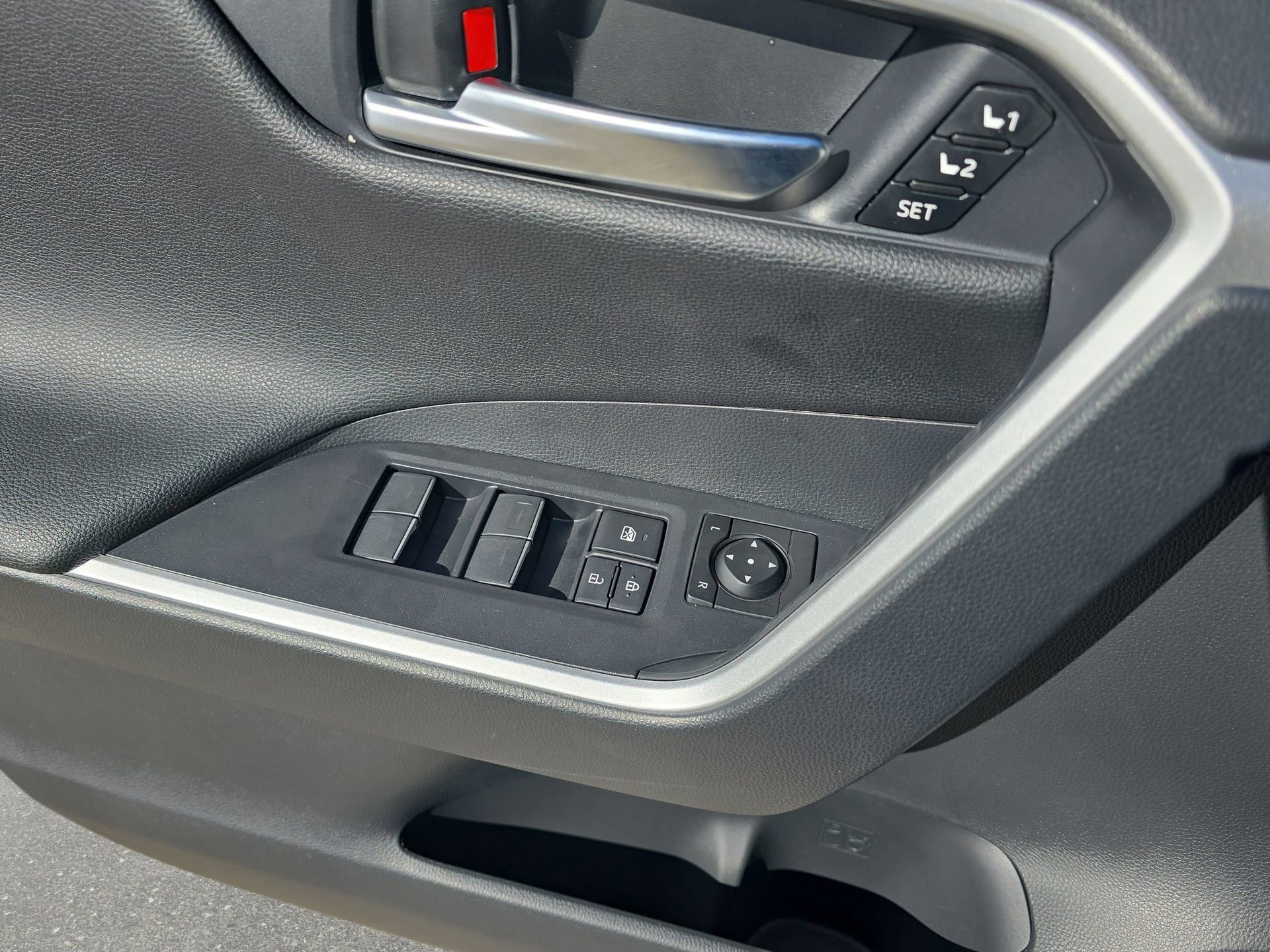 Used 2024 Toyota RAV4 XSE w/ Advanced Technology Package image 27