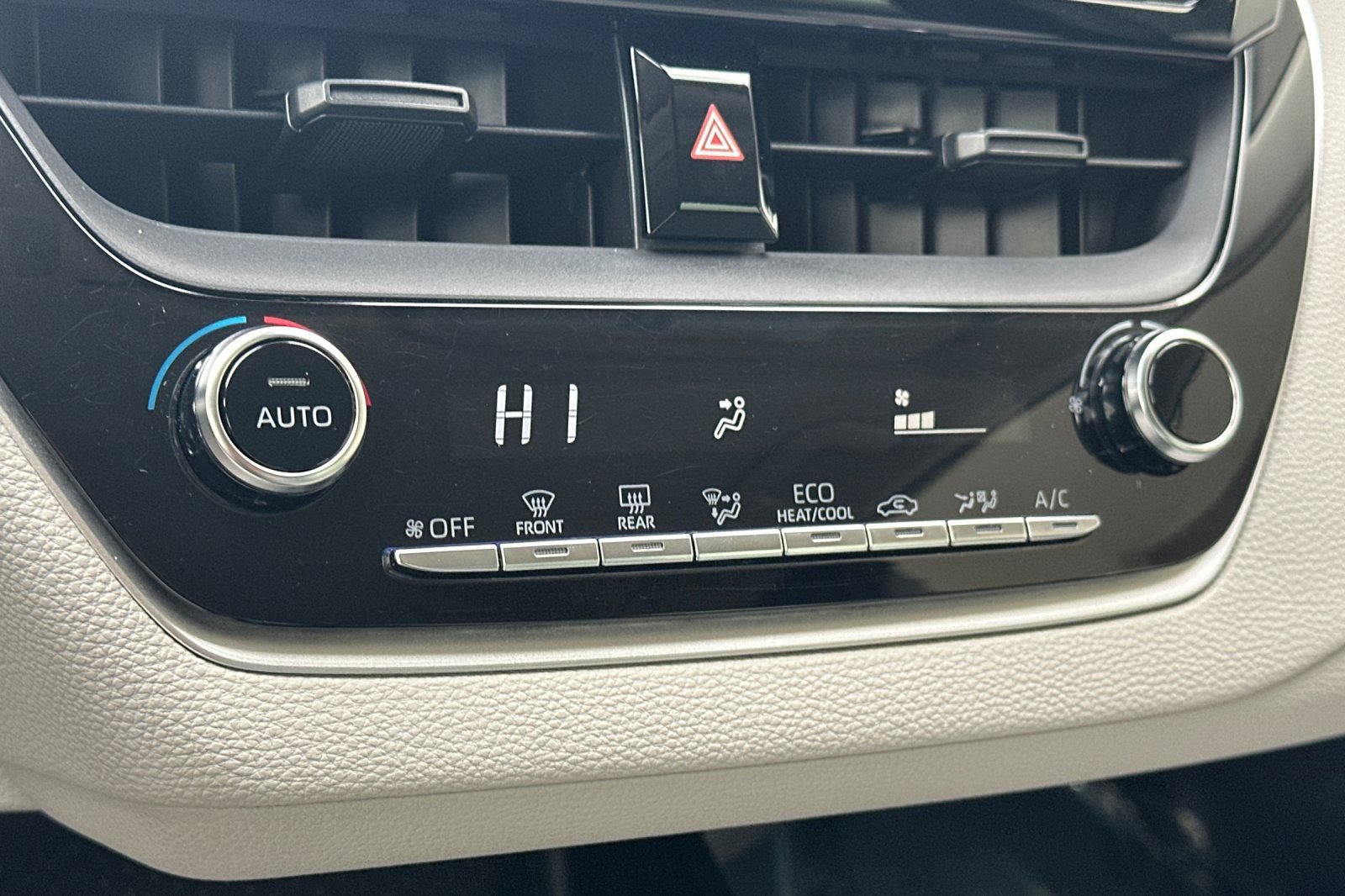 Used 2022 Toyota Corolla LE FWD image 20