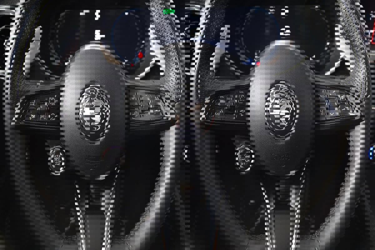 Used 2024 Alfa Romeo Stelvio Veloce image 15