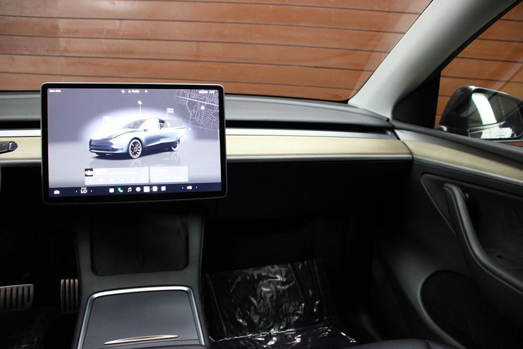 Used 2024 Tesla Model Y Performance AWD/4WD image 27