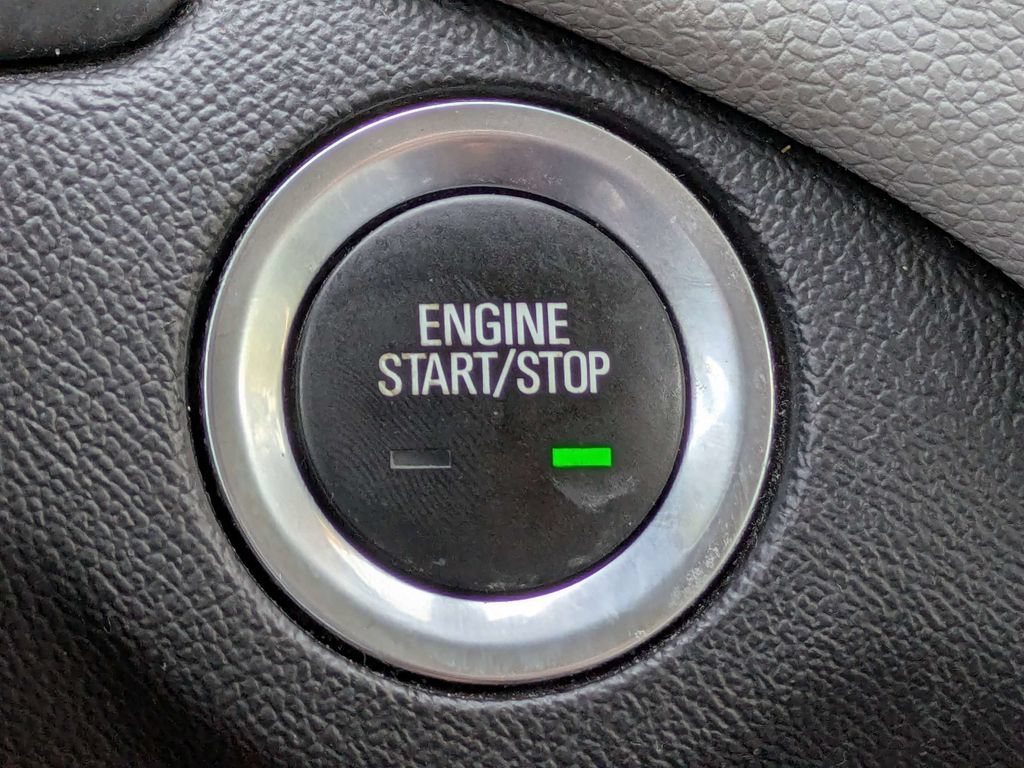 Used 2019 Chevrolet Equinox LS w/ LS Convenience Package FWD image 27
