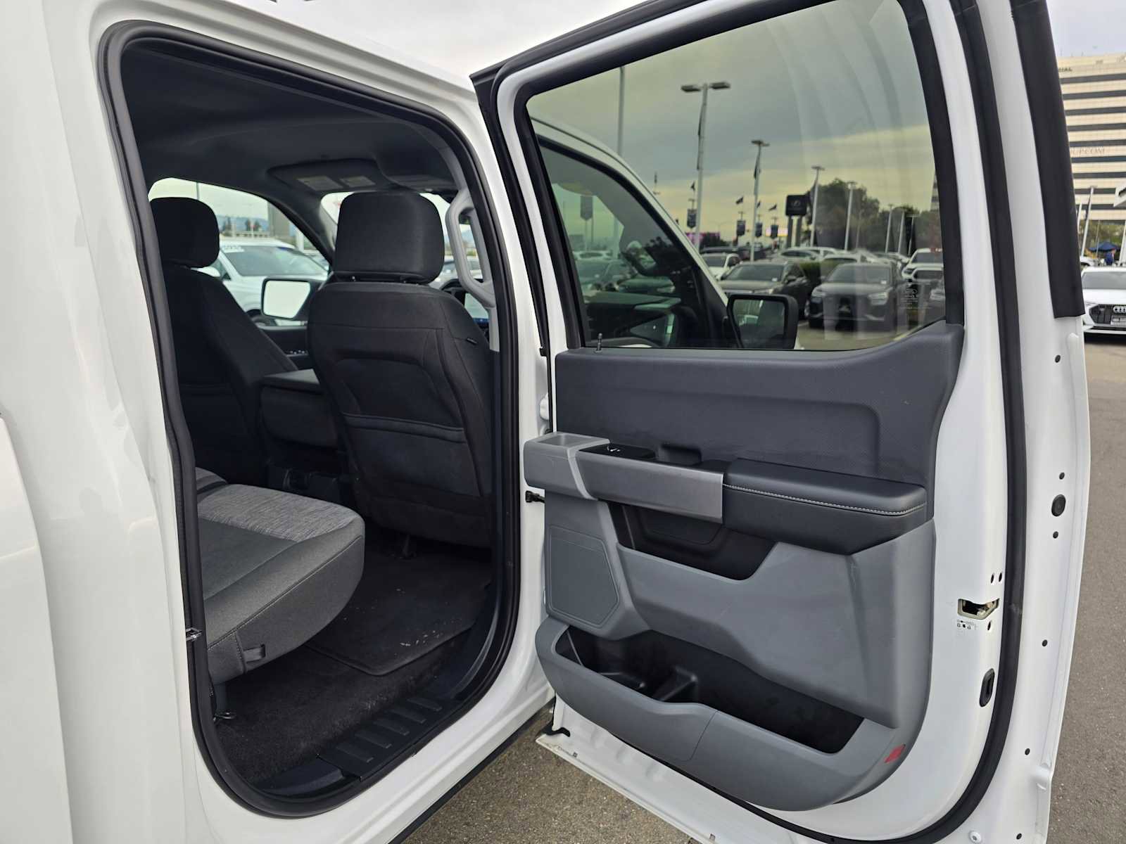 Used 2022 Ford F150 XLT w/ Trailer Tow Package image 14