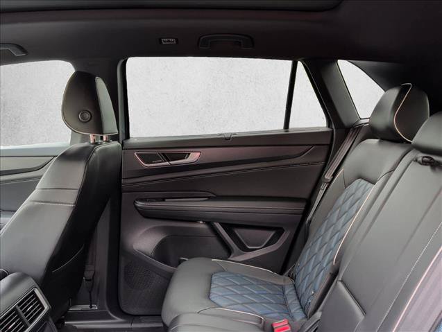 Used 2024 Volkswagen Atlas Cross Sport SEL Premium R-Line AWD/4WD image 17