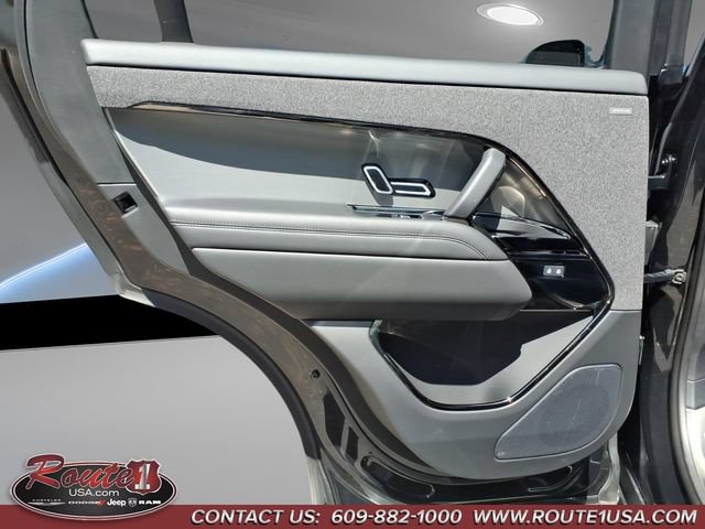 Used 2025 Land Rover Range Rover Sport SE AWD/4WD image 12