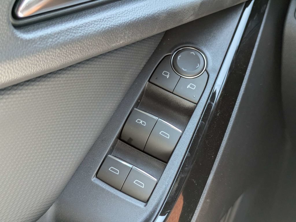 New 2027 Chevrolet Equinox RS w/ Safety and Technology Package FWD image 26