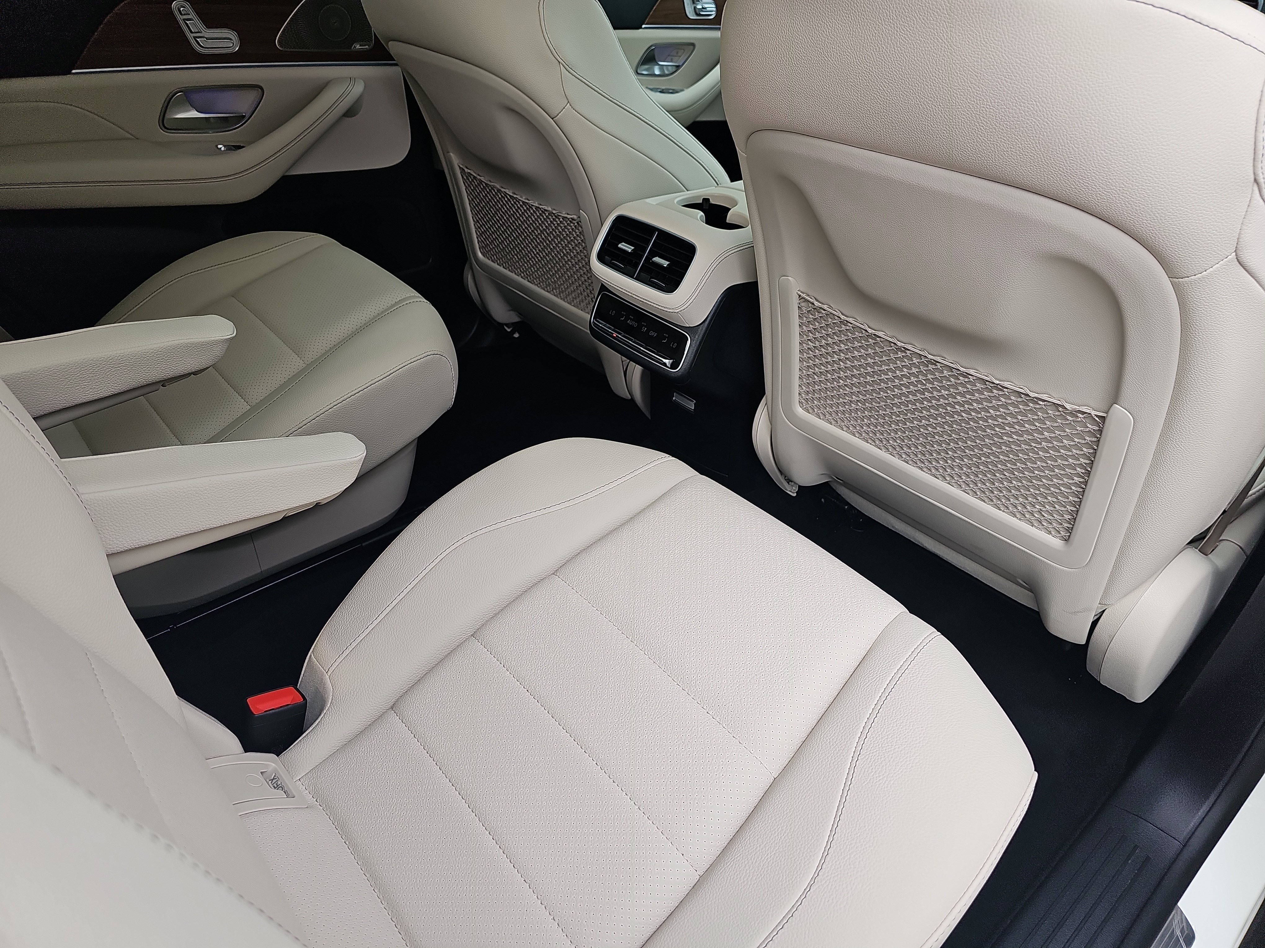 Certified 2026 Mercedes-Benz GLS 450 4MATIC image 12