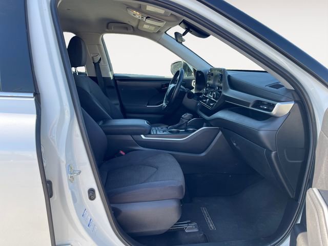 Used 2020 Toyota Highlander LE AWD/4WD image 15