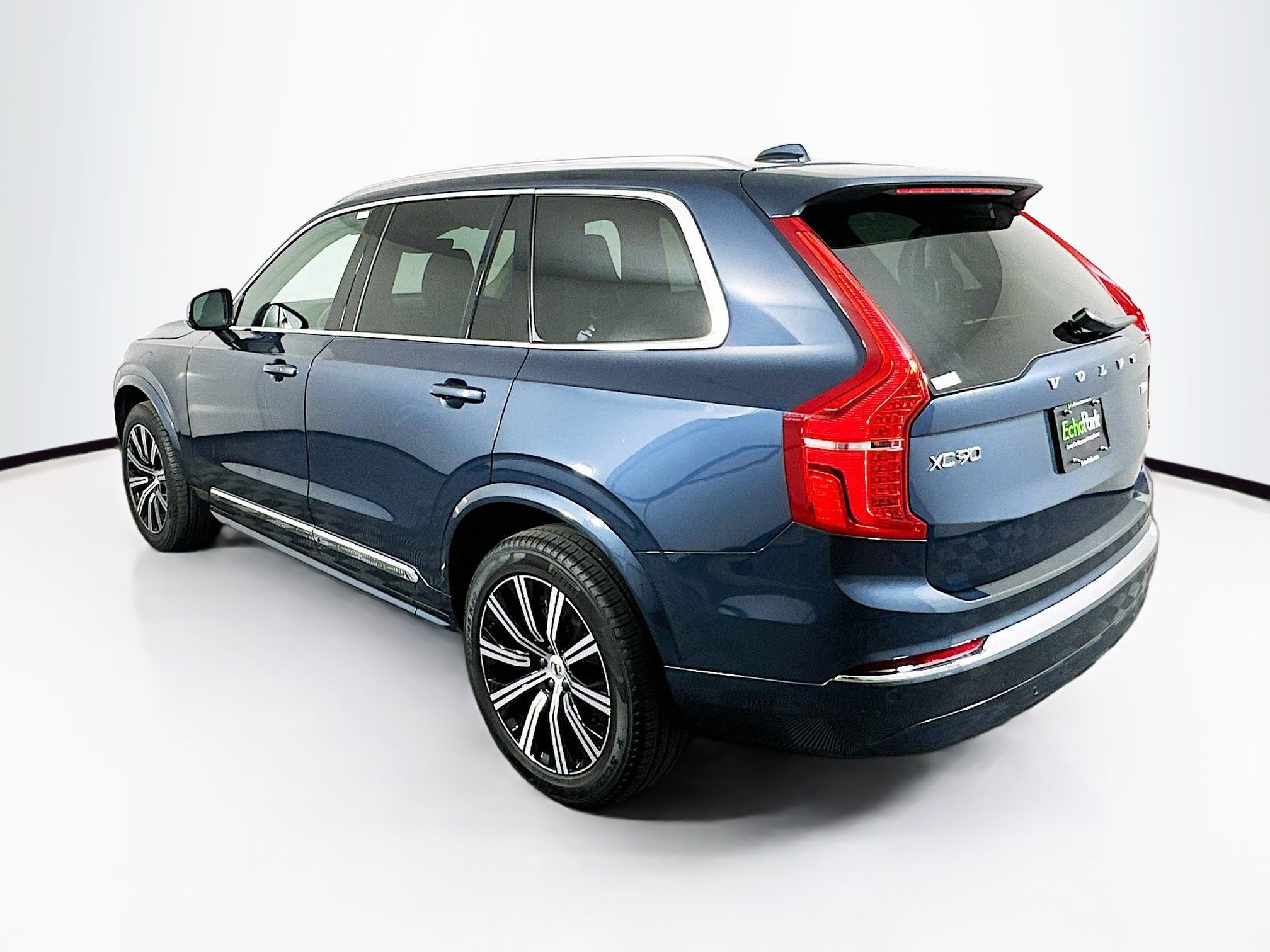 Used 2025 Volvo XC90 B5 Core image 5