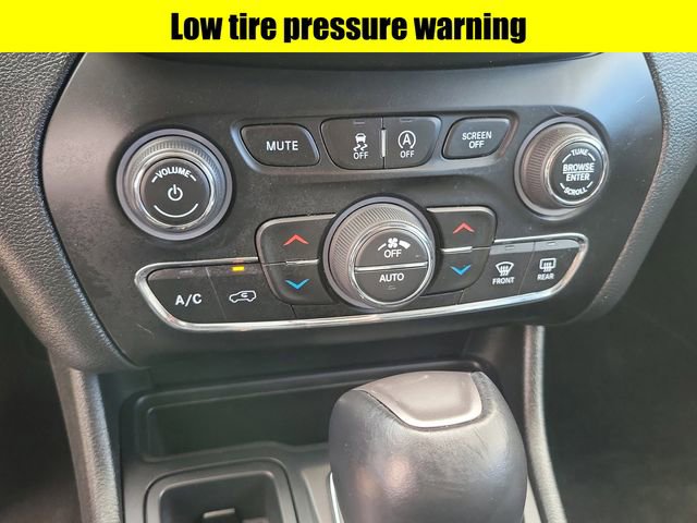 Certified 2022 Jeep Cherokee Latitude Lux image 16