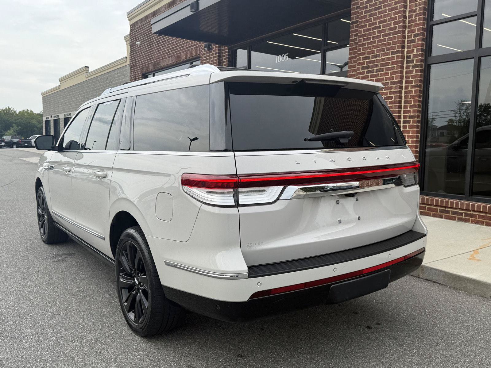 Used 2022 Lincoln Navigator L Reserve RWD image 39
