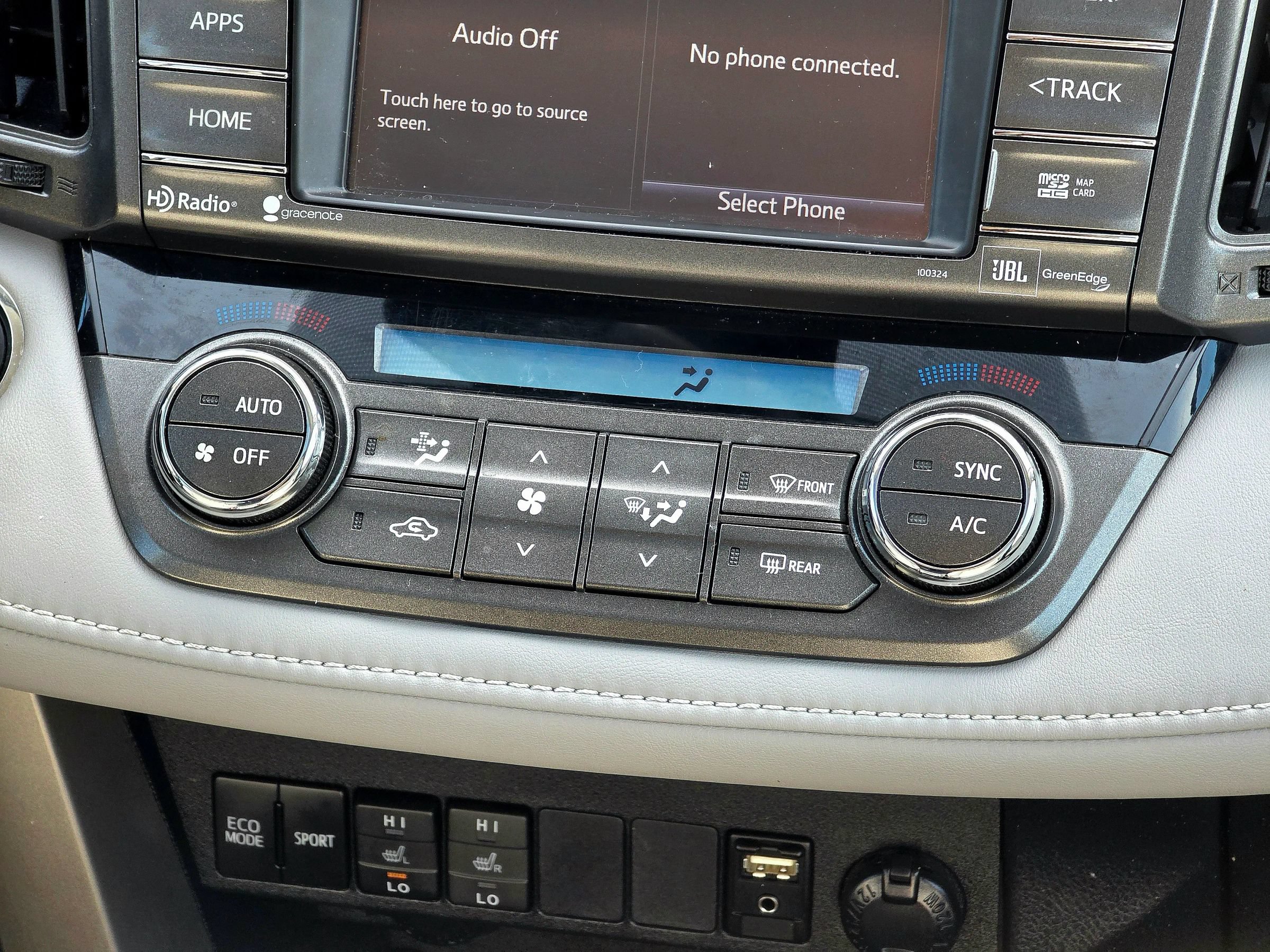 Used 2014 Toyota RAV4 Limited w/ Technology Package AWD/4WD image 32
