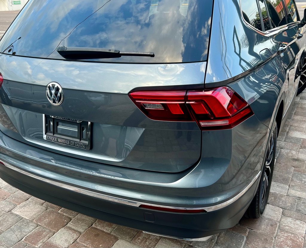 Used 2021 Volkswagen Tiguan SE w/ Panoramic Sunroof Package FWD image 32
