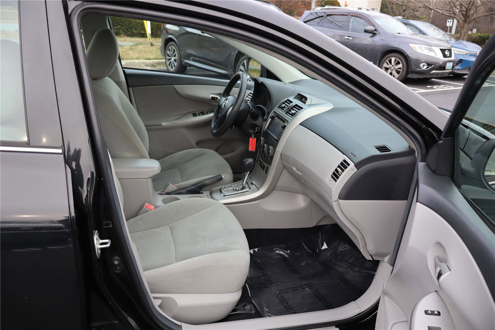 Used 2013 Toyota Corolla LE image 27