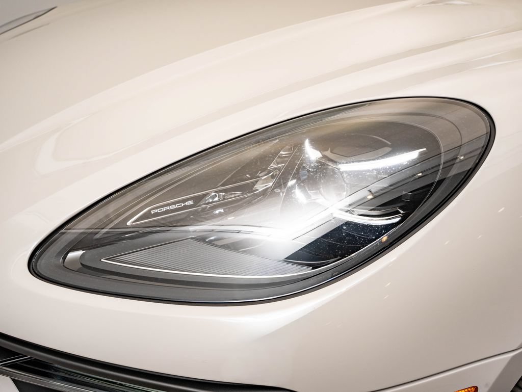New 2026 Porsche Macan S AWD/4WD image 14