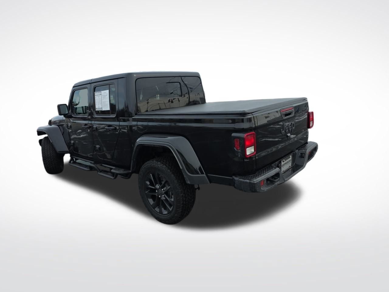 Used 2025 Jeep Gladiator Sport image 6