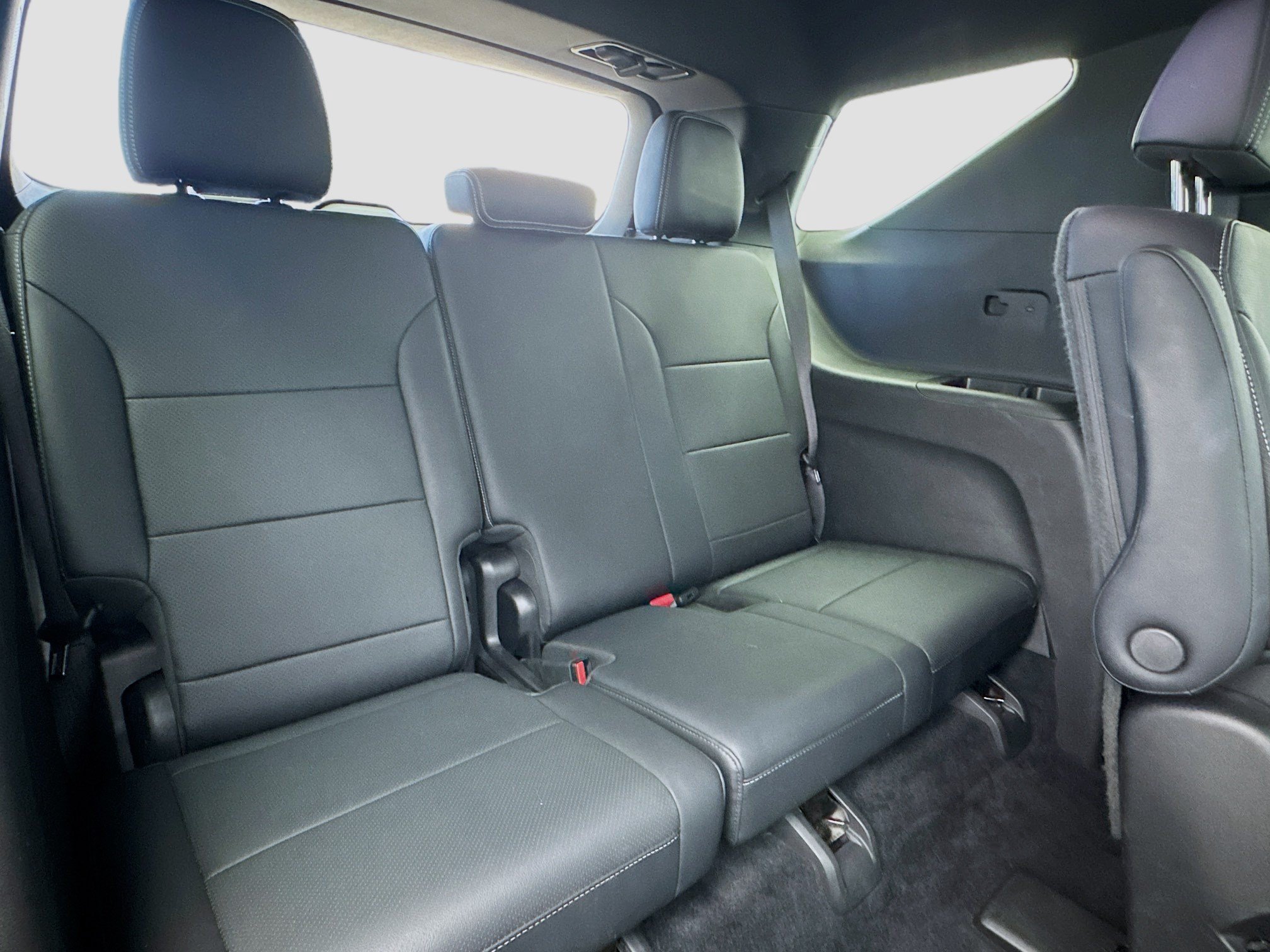 Used 2025 Chevrolet Traverse LT FWD image 18