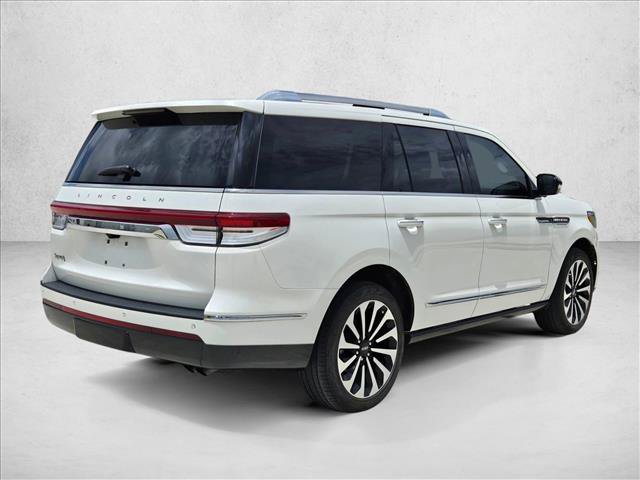 Used 2023 Lincoln Navigator Reserve AWD/4WD image 5