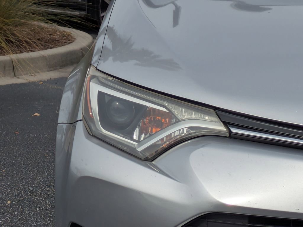 Used 2016 Toyota RAV4 XLE image 11