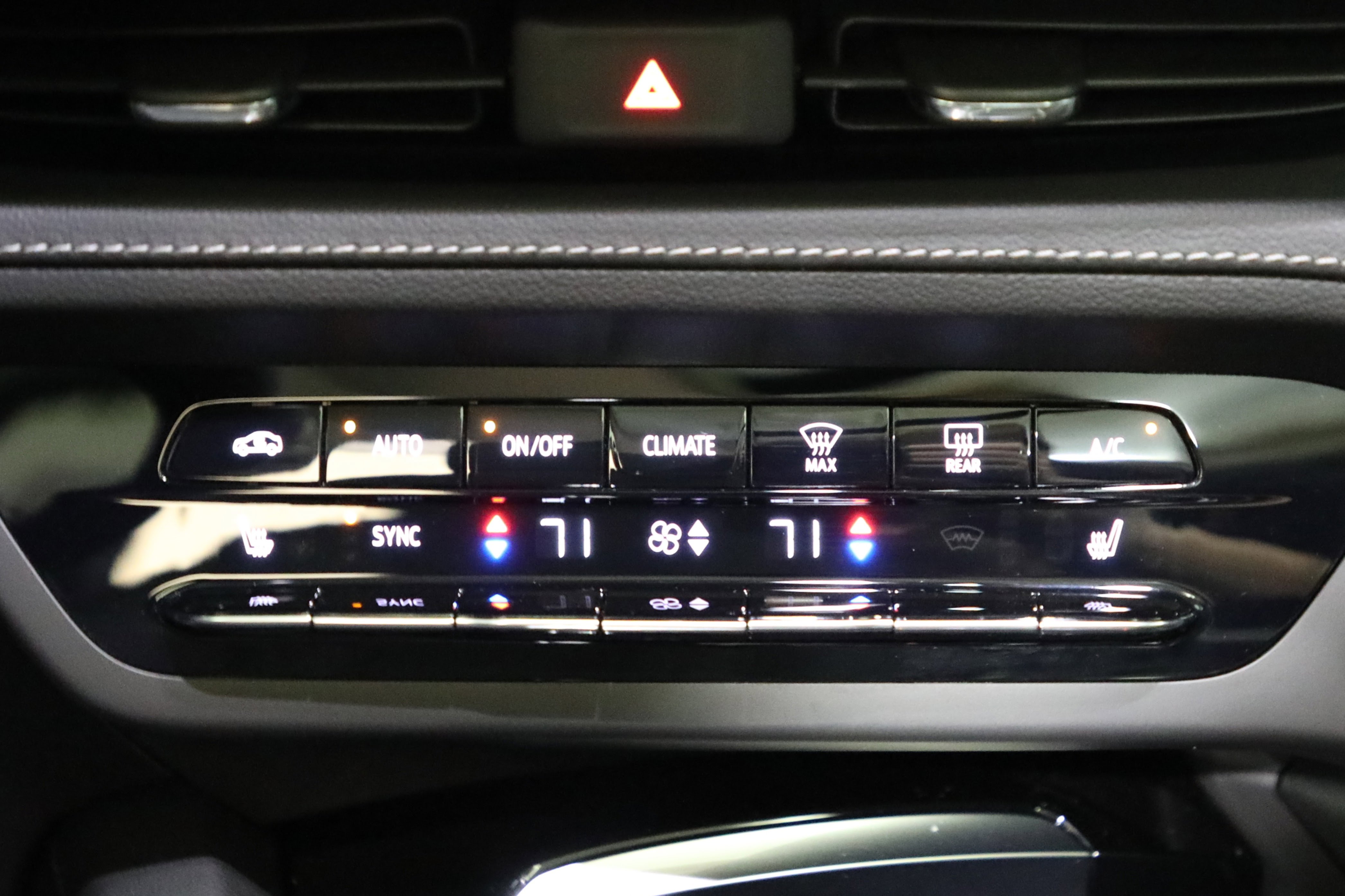 Used 2023 Buick Envision Essence w/ Technology Package I image 7