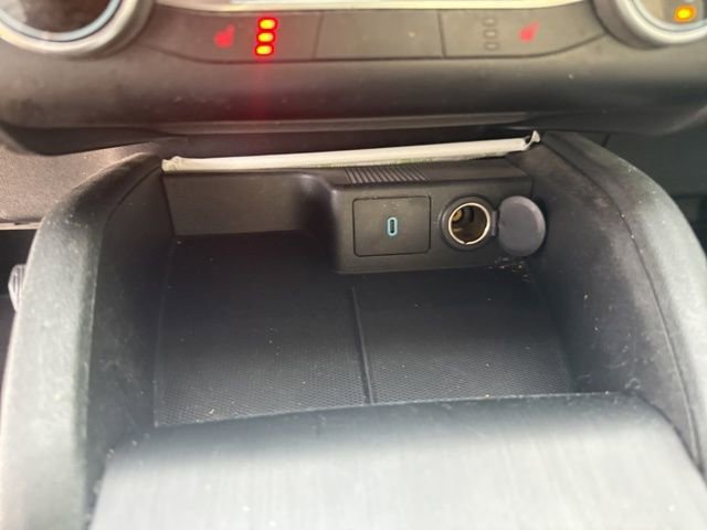 Used 2020 Ford Escape SE image 24