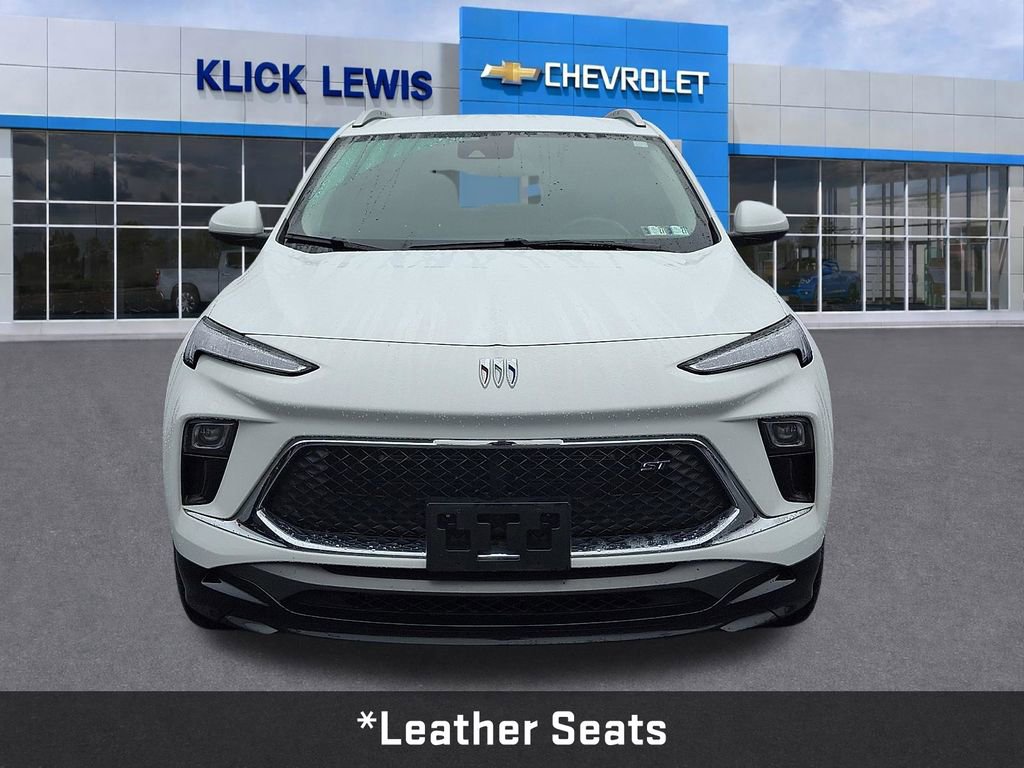 Used 2024 Buick Encore GX Sport Touring image 2