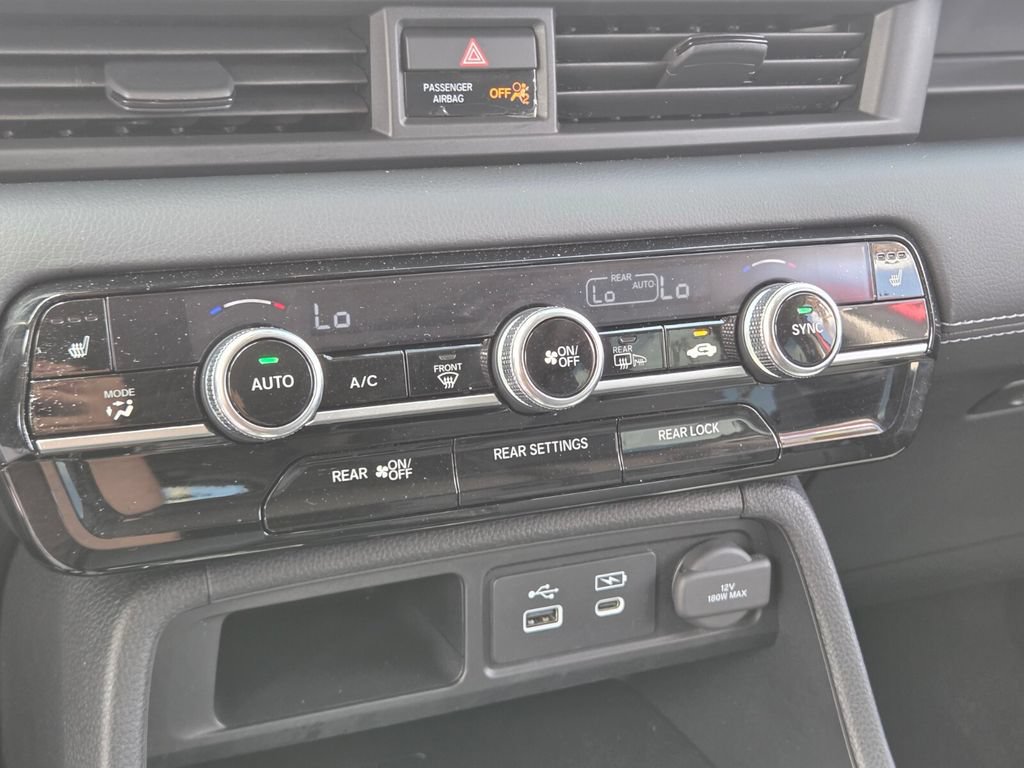 Certified 2025 Honda Pilot Touring image 28