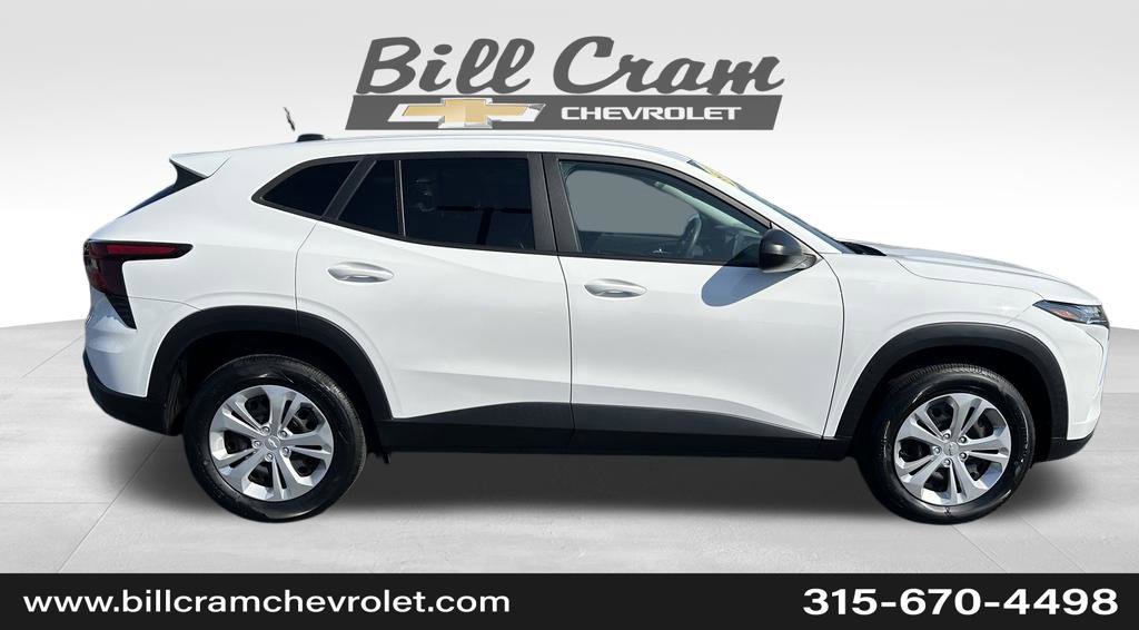 Used 2024 Chevrolet Trax LS w/ Driver Confidence Package FWD image 20
