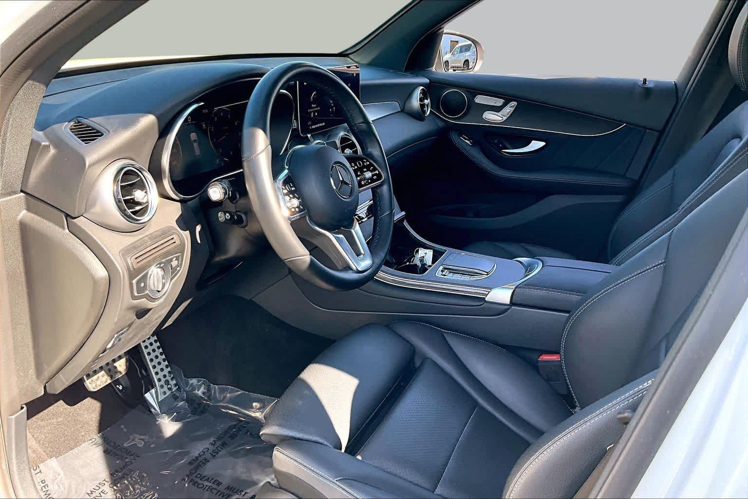 Used 2022 Mercedes-Benz GLC 300 4MATIC image 17