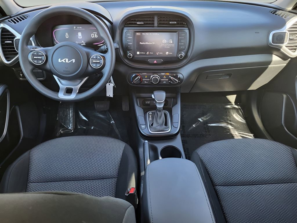 Used 2023 Kia Soul LX FWD image 12