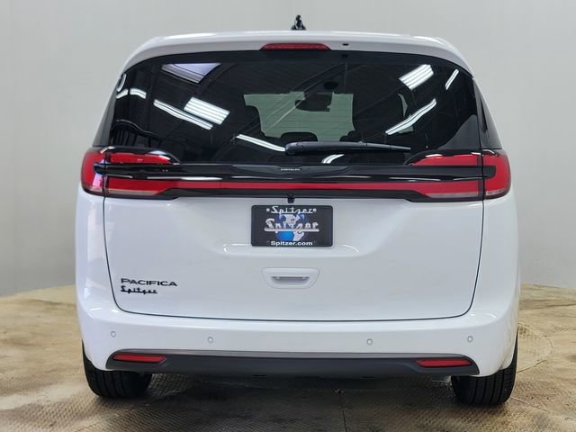 New 2026 Chrysler Pacifica Select image 7