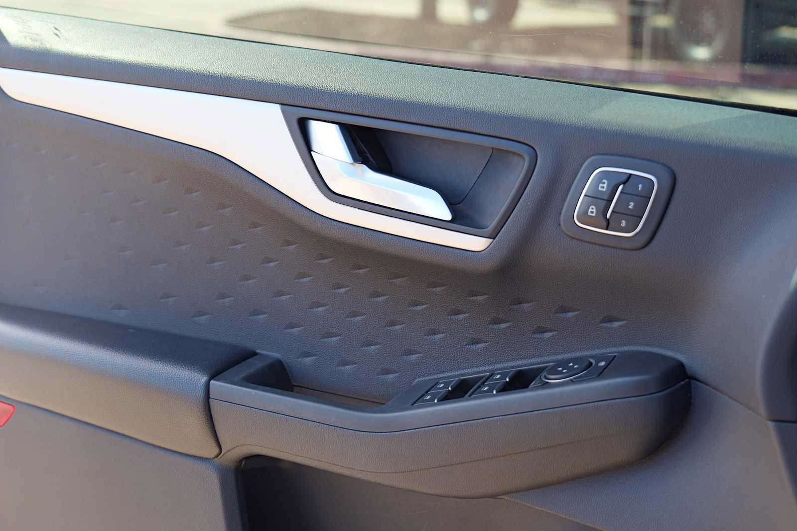 Used 2020 Ford Escape SEL image 21