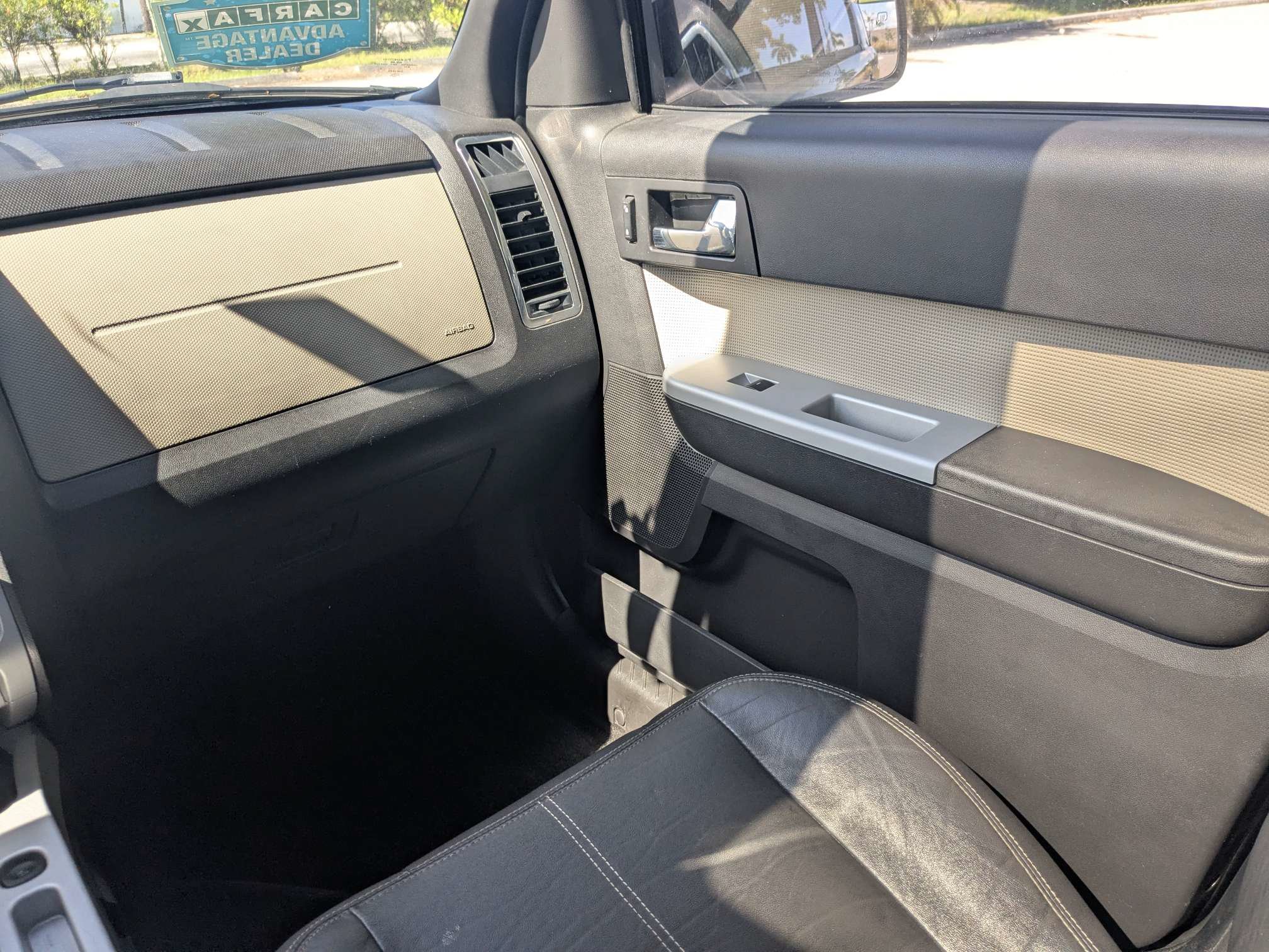 Used 2010 Mercury Mariner Premier FWD image 14