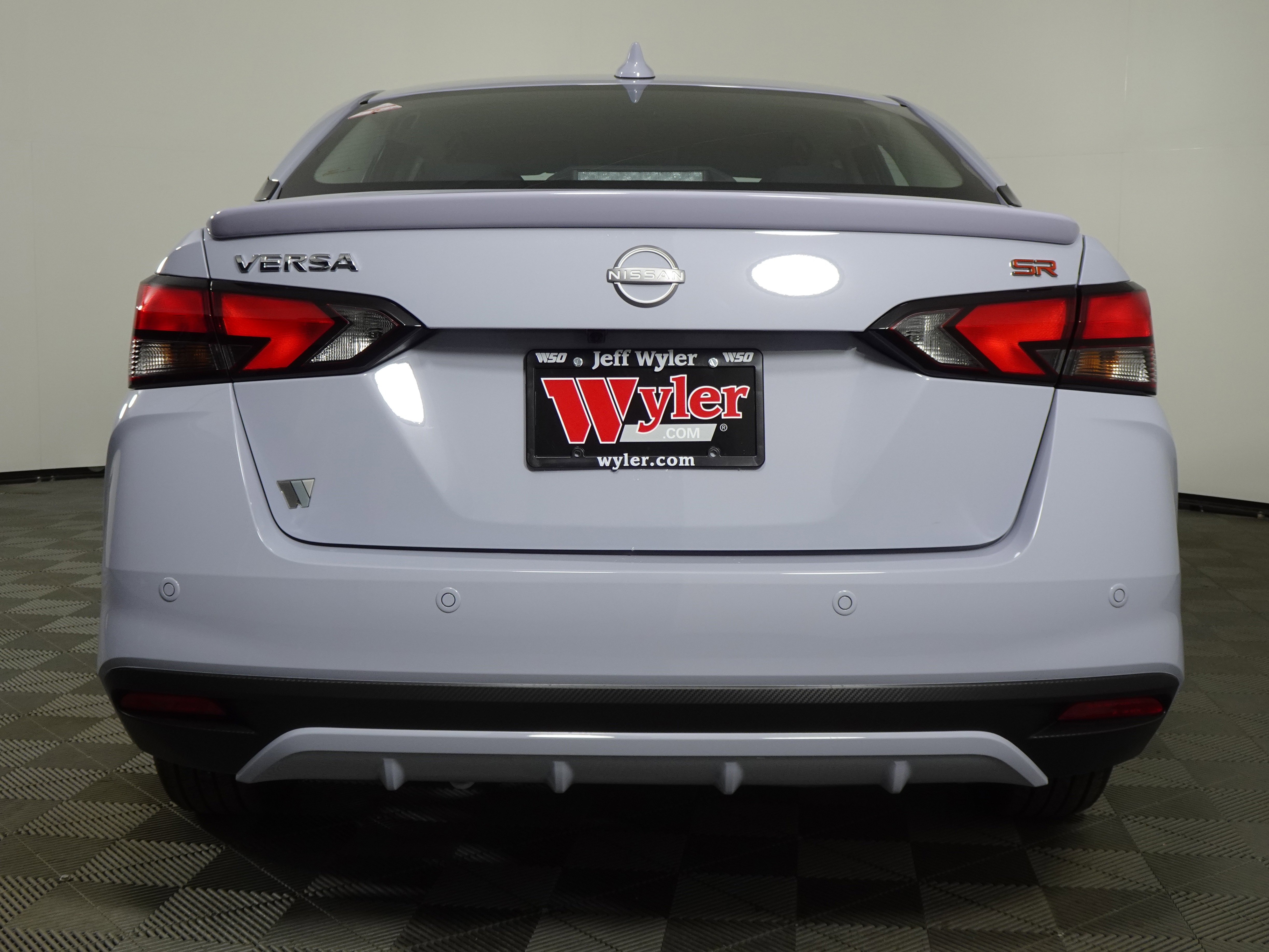 New 2025 Nissan Versa SR w/ Trunk Package image 18