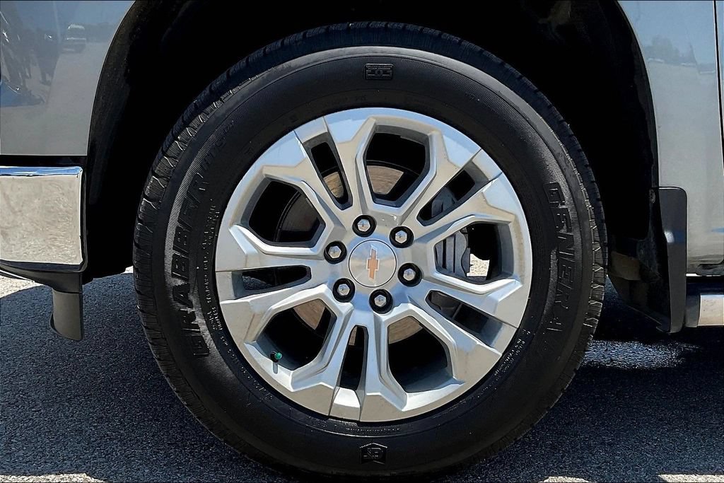 Used 2025 Chevrolet Silverado 1500 LTZ AWD/4WD image 30