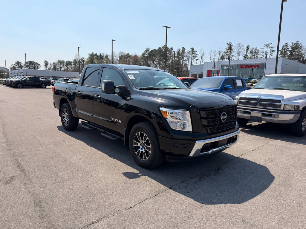Certified 2024 Nissan Titan SV w/ SV Convenience Package image 3