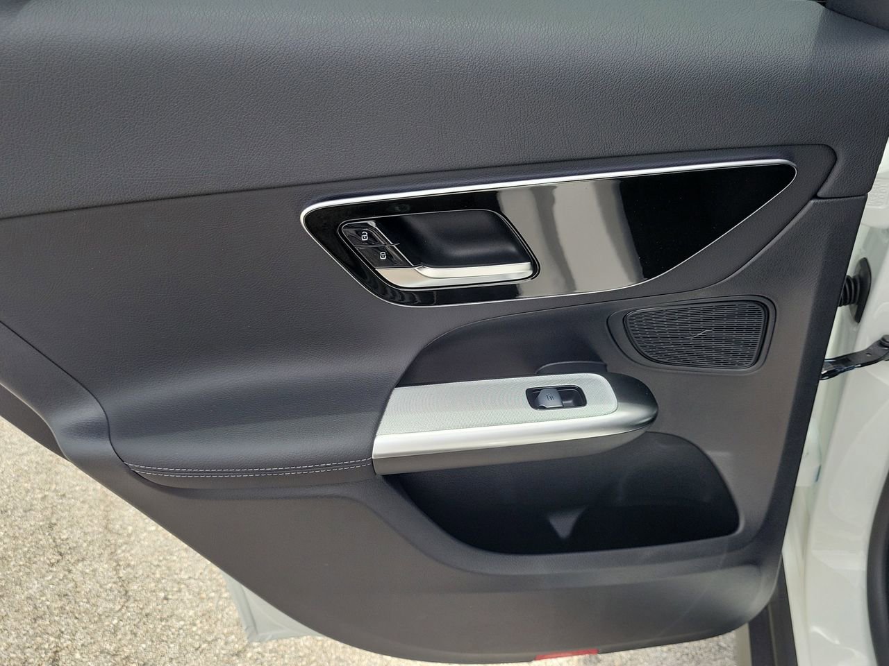 New 2026 Mercedes-Benz GLC 300 image 11